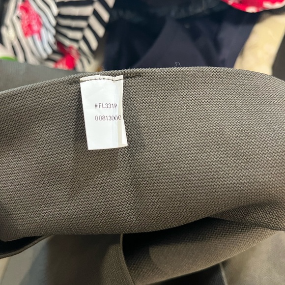 Spanx Look‎ At Me Now Seamless Side Zip Leggings in Olive Green Size XL NWT - Picture 6 of 9